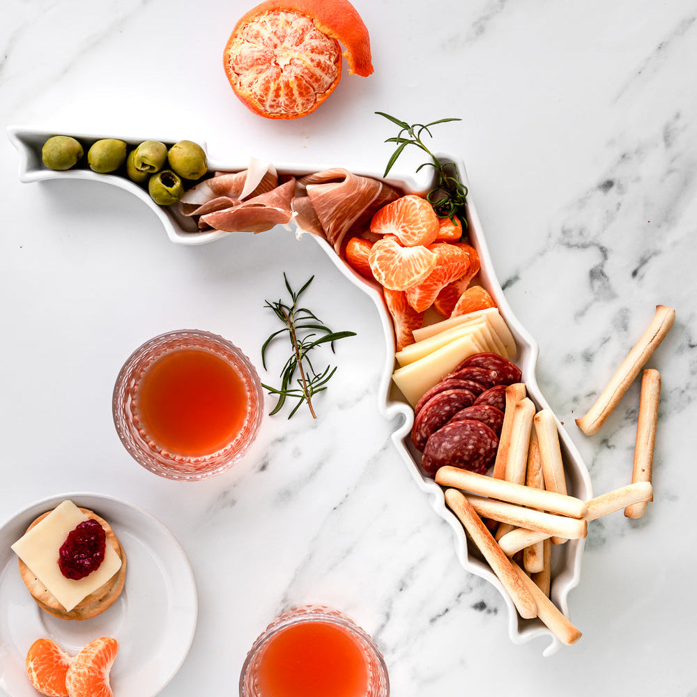 Florida State Plate appetizer board, charcuterie tray, meat and cheese board, FL meat and cheese tray.  The FL State Plate can be used for food in the oven. Florida dessert dish. Florida pie dish. Florida serving dish. FL ceramic dish. Florida gift. FL kitchen gift. Florida kitchen gift.