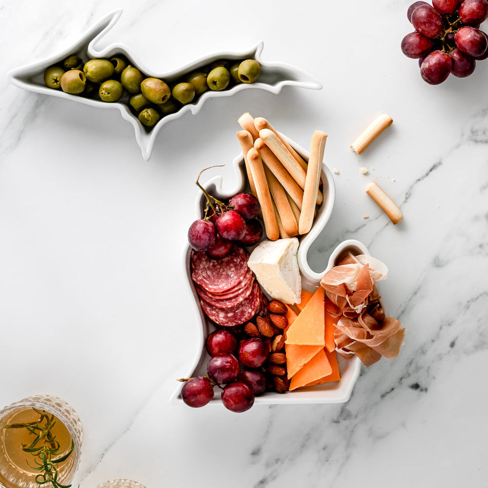 Michigan State Plate cheese meat board. Michigan charcuterie board. Michigan charcuterie tray. Michigan appetizer dish. MI appetizer tray. Michgan olive dish. 