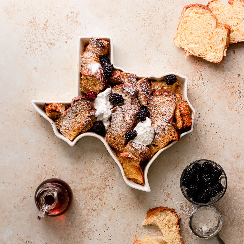 Texas state plate white glossy ceramics. Texas baking dish. Texas baking tray. Texas appetizer dish. Texas cheese plate. TX gift. TX cooking gift. TX baking gift. Texas kitchen gift. Texas dessert. Texas plate for dessert. Texas dish for dessert. Texas dessert recipe. Bread pudding in Texas. 